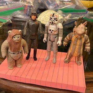Vintage highly collectible STAR WARS Figures